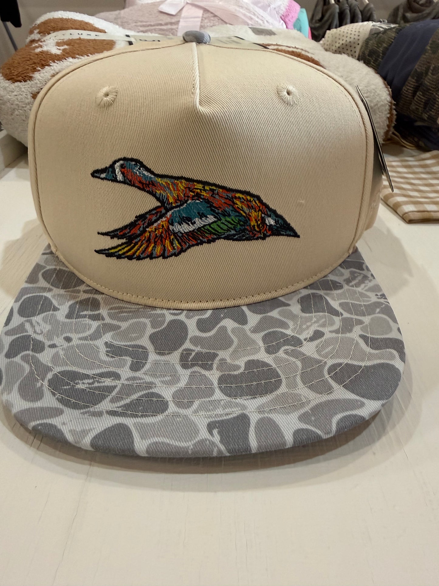 17326 Roost Colorful Mallard Flying