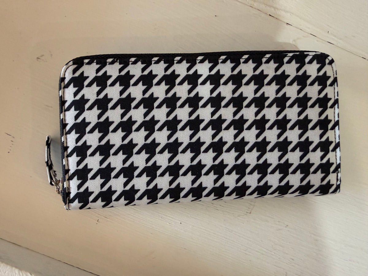 12826 Houndstooth Wallet