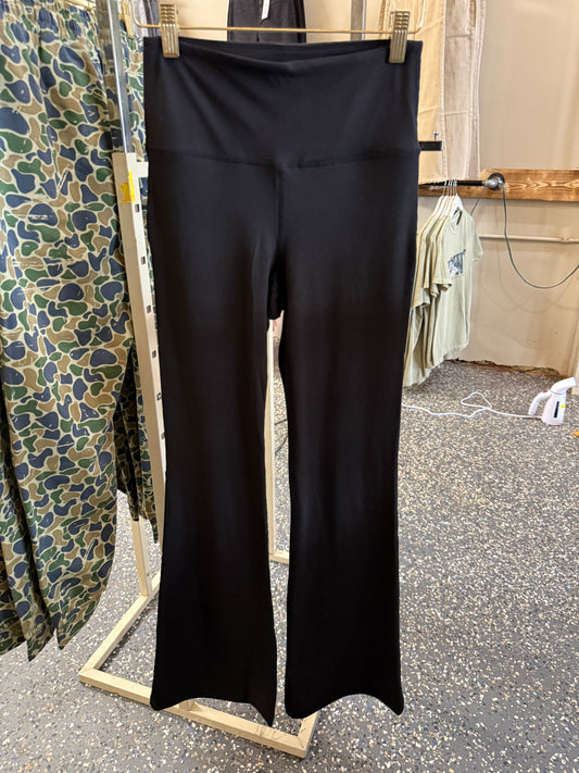 5526 Rae Mode Flared Yoga Pants Black