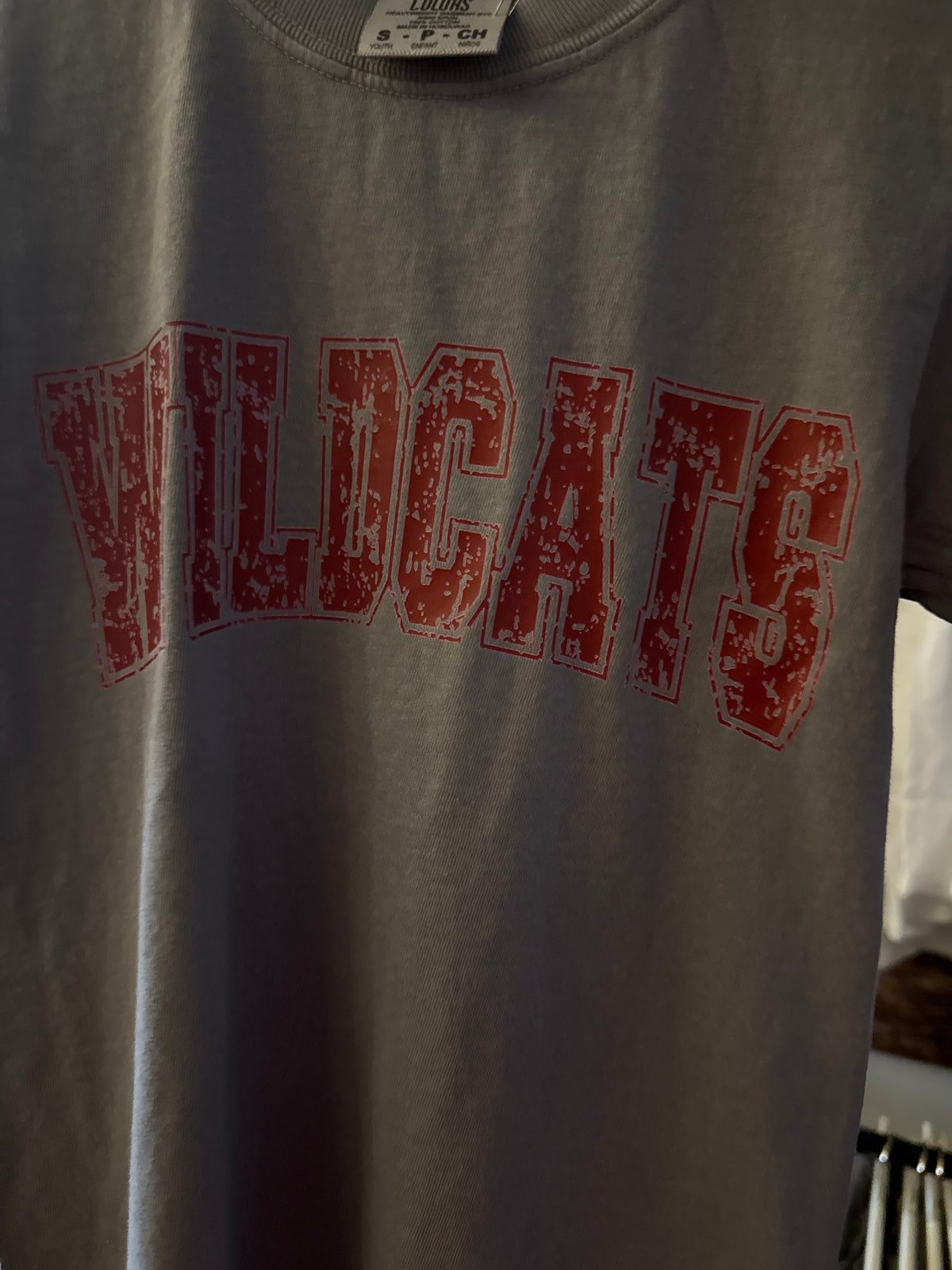 23226 Distressed Wildcats