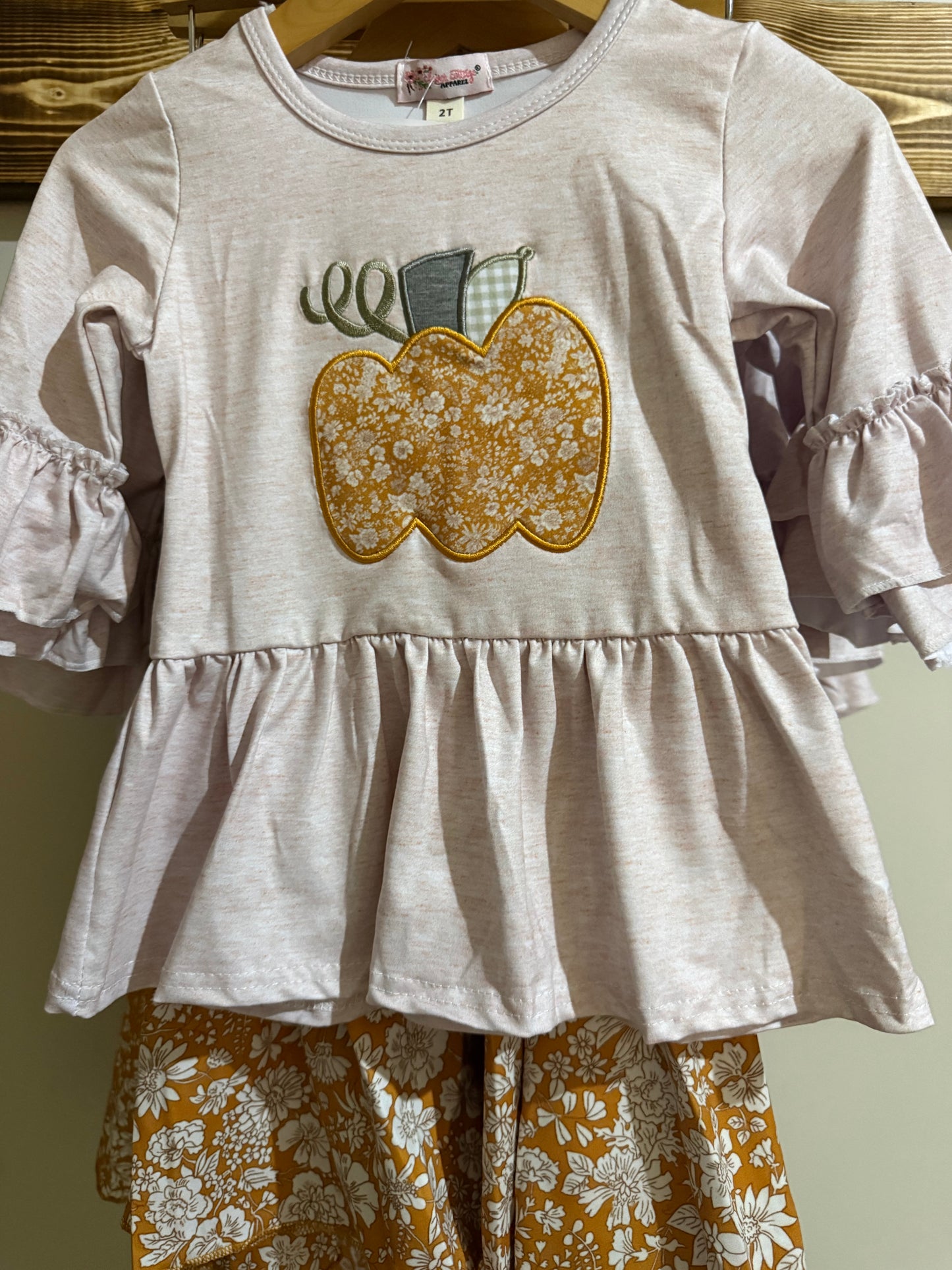 7426 Pumpkin Ruffles Outfit