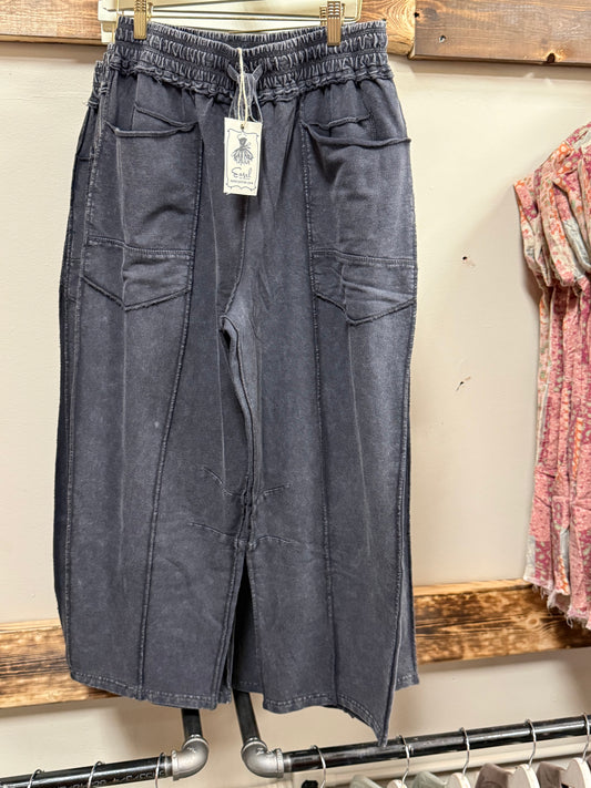 20326 Easel Black Pants