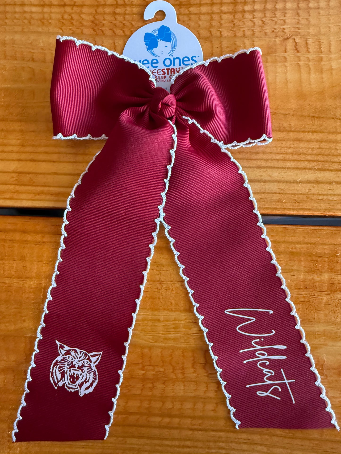 35426 Wildcats Bow